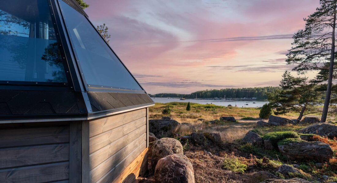Santa Glass Sauna ulkokuva sauna ja ilta-aurinko merellä - Santalahti Resort - Kotka Finland