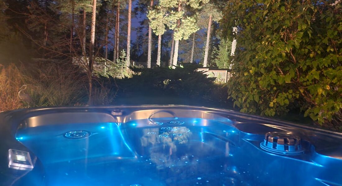 Santa Spa Villa jacuzzi poreamme